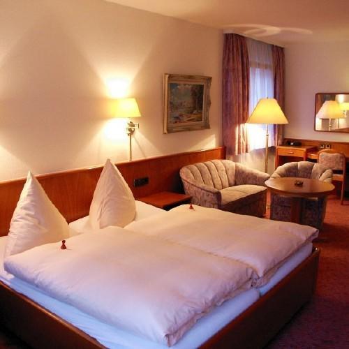 Hotel Buck บัดอูราค ภายนอก รูปภาพ